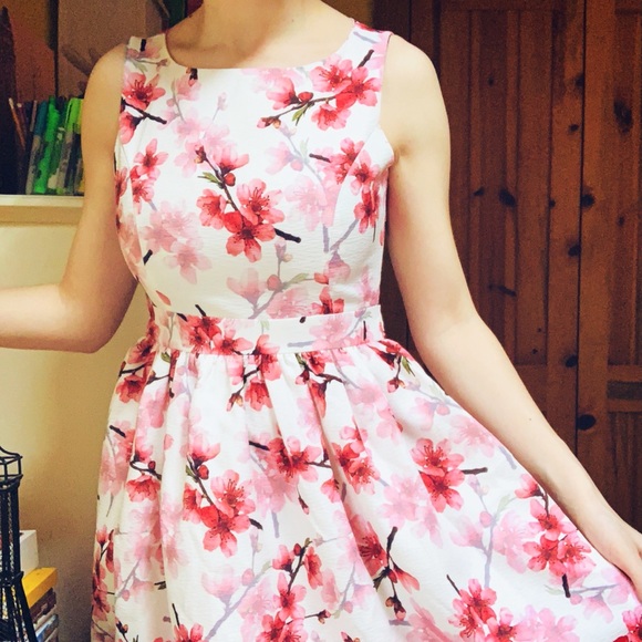 Cherry Blossom 🌸 Spring Dress ❤️ - Picture 1 of 2